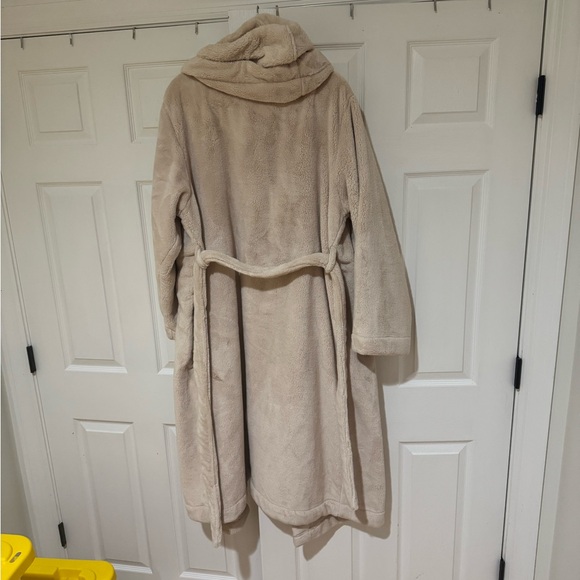 Crate&Barrel Cream Robe - Picture 9 of 9